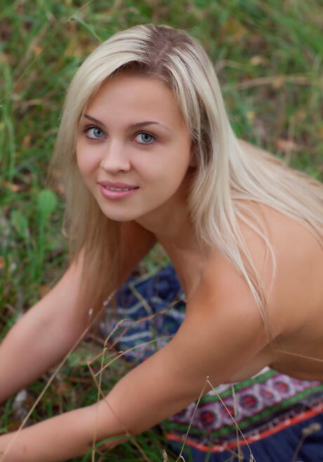 Rangy blond teen Luciana A likes foot fetish outdoor